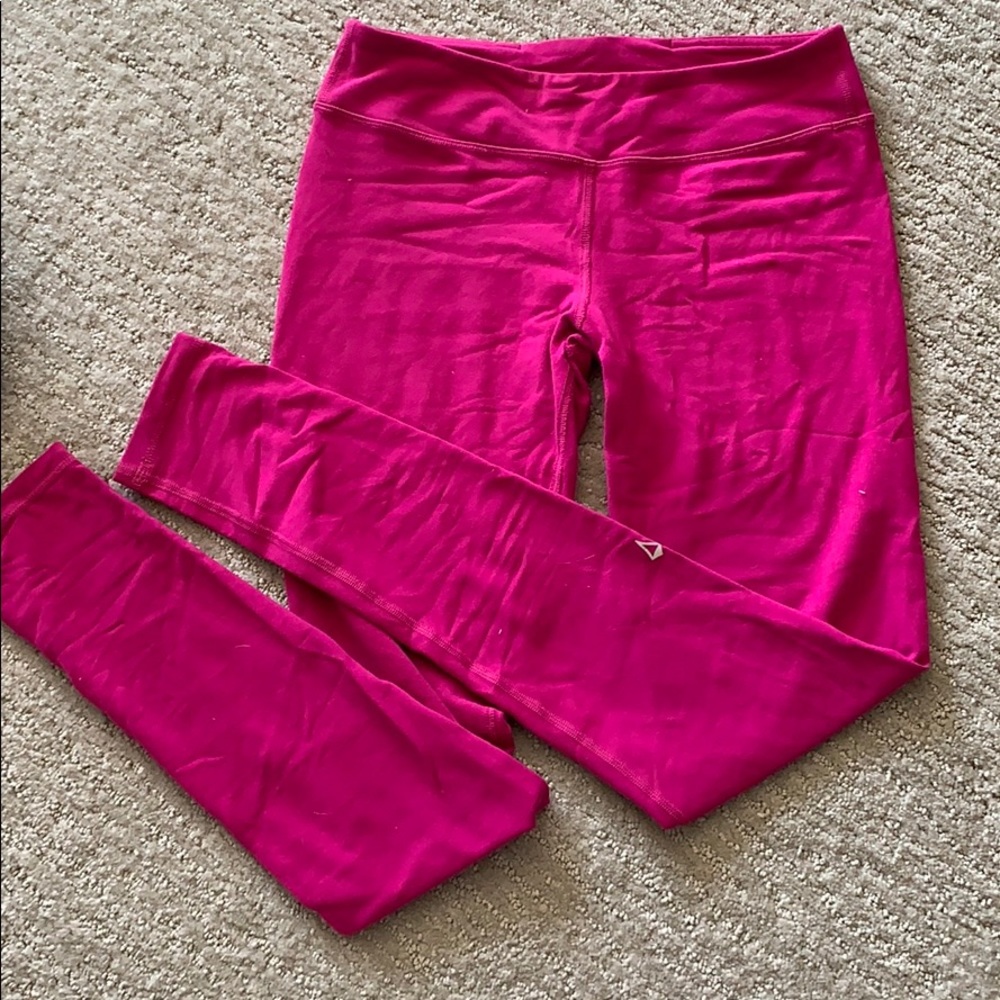 Ivivva hot pink leggings